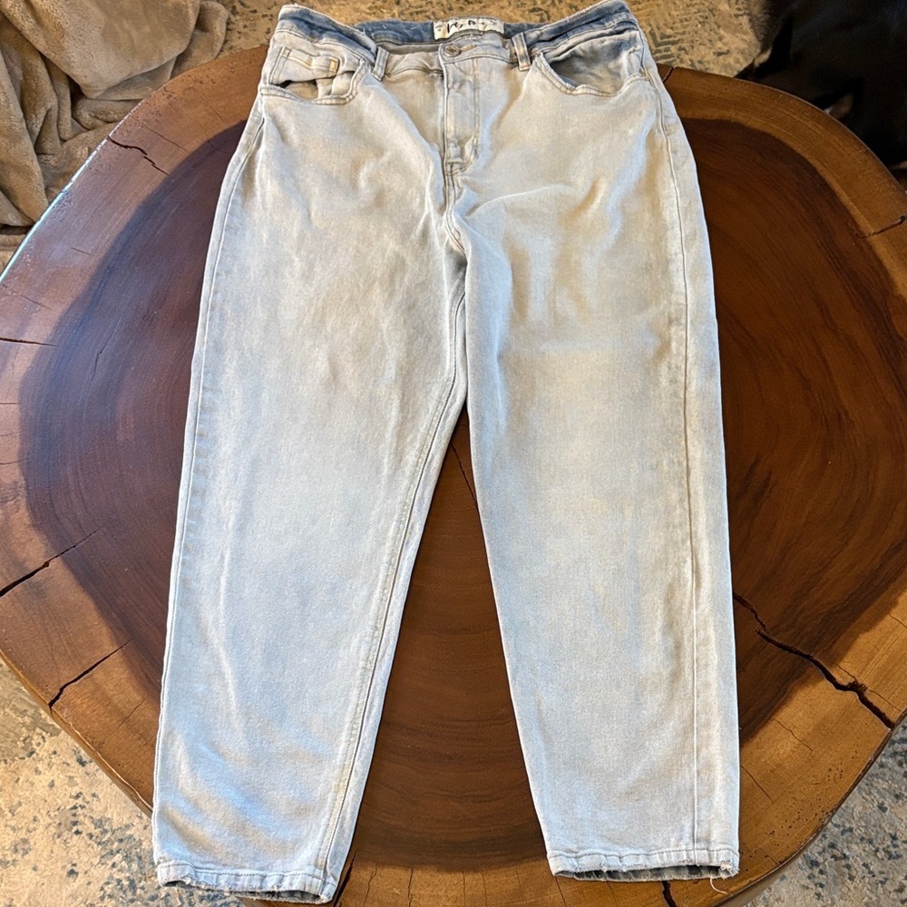 Indigo Rein Light Blue Jeans/ size 31
Or 15 in Juniors